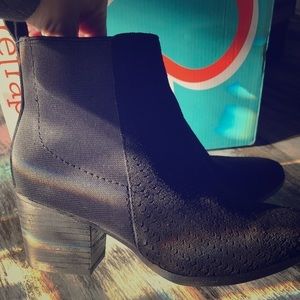 NWB BareTraps Black Suede Ankle Boots 6 & 6.5
